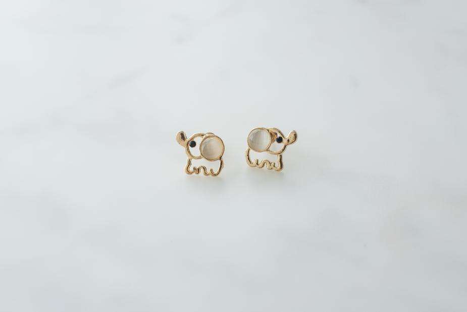 Testing HyK Gold Elephant Earrings educosm.myshopify.com